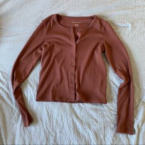 AE snap button long sleeve 🧡